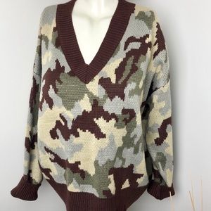Debut Brown Camouflage Print Oversized V-Neck Pullover Sweater Size M/L